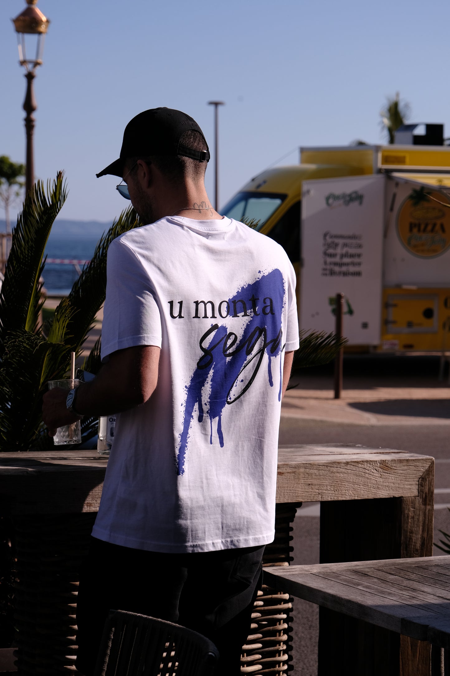 T-SHIRT BLANC "U MONTA SEGA"
